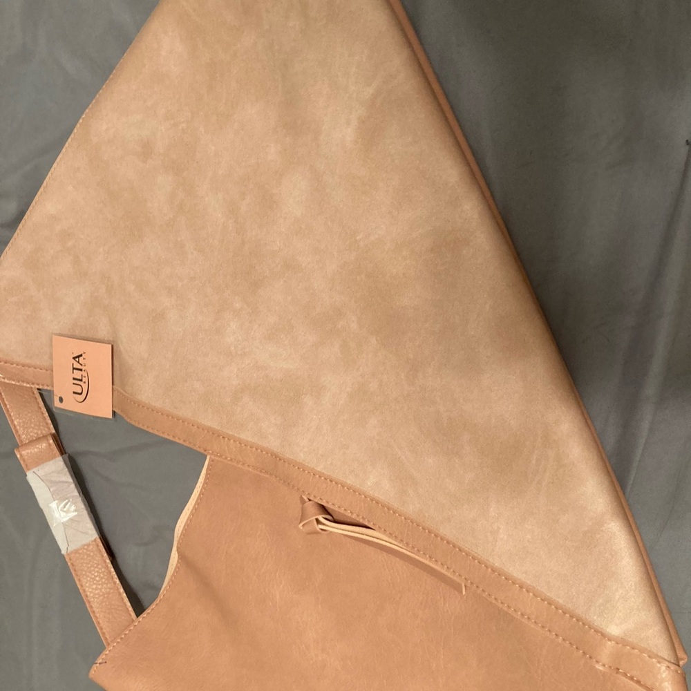 Asymmetrical purse
